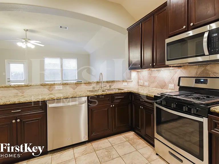 7807 Jarrod Way — Photo 8