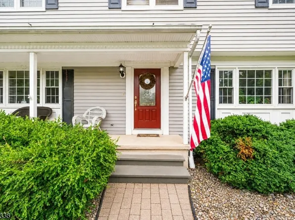 1 Oak Grove Rd, Raritan Twp., NJ 08822