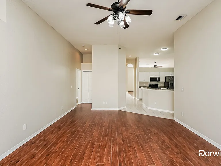 1229 Vinetree Dr — Photo 7