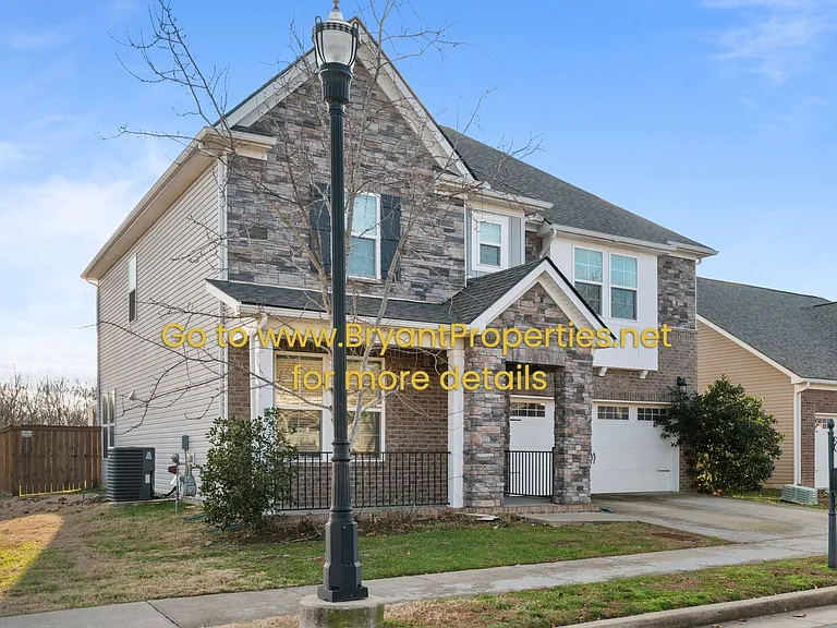 1801 Stonewater Dr — Photo 2