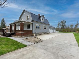 6224 Versailles Rd, Lake View, NY 14085