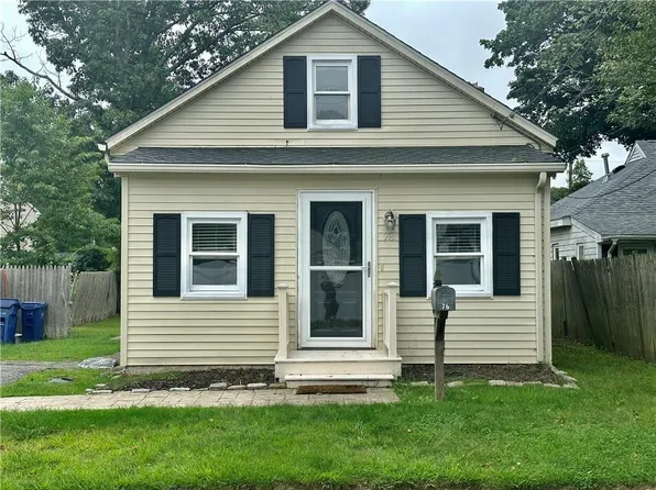 78 Mawney Ave, Warwick, RI 02889