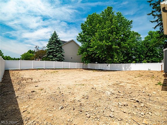 4th image of 21032 Breckenridge Ln