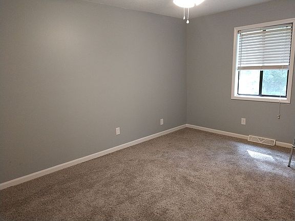 2nd image of 580 Brookside Ct