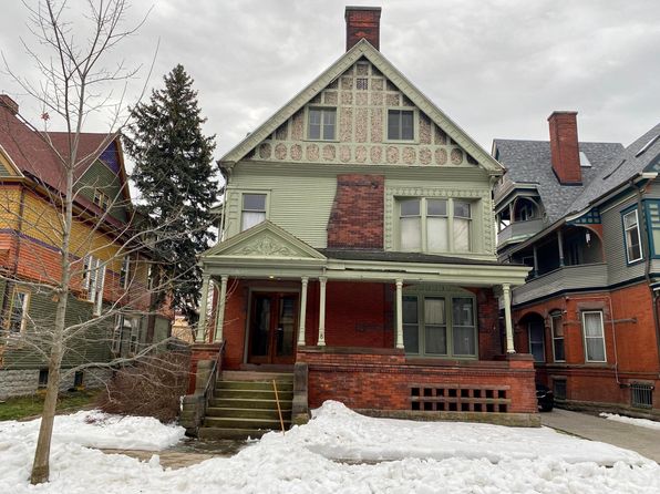 8 Saint Johns Pl #2