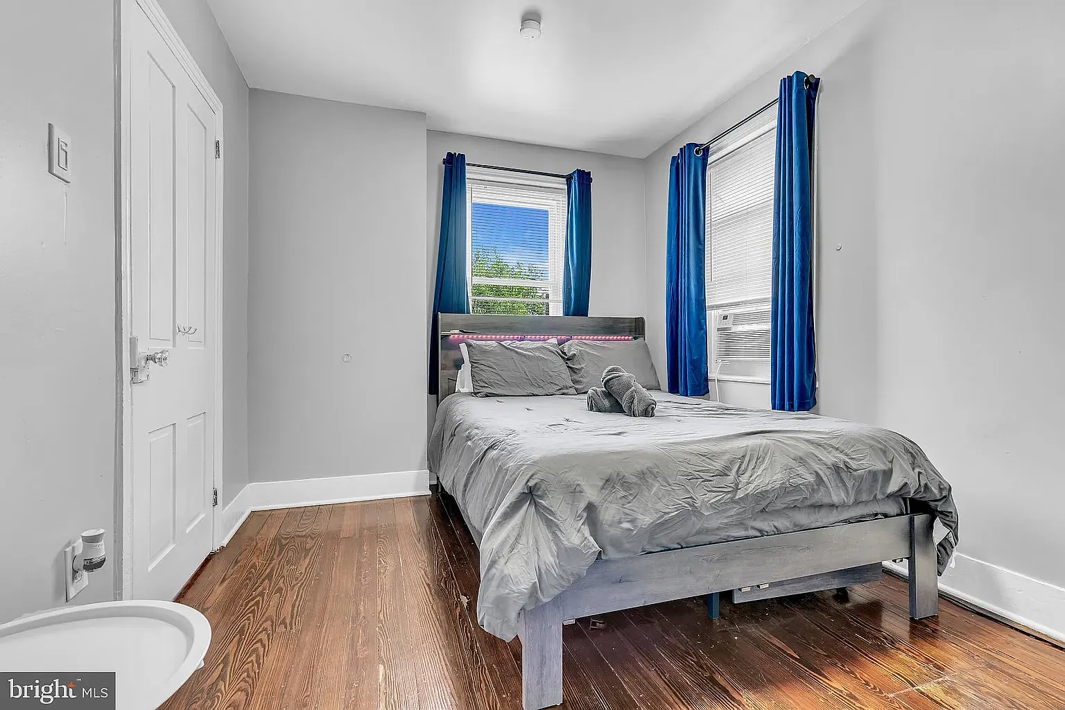 3 bed, $2,350 — Photo 2