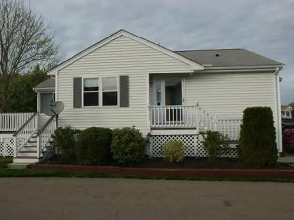 114 Crystal Water Dr, East Bridgewater, MA 02333