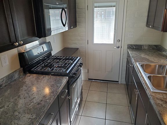 2nd image of 3434 E Blacklidge Dr #B