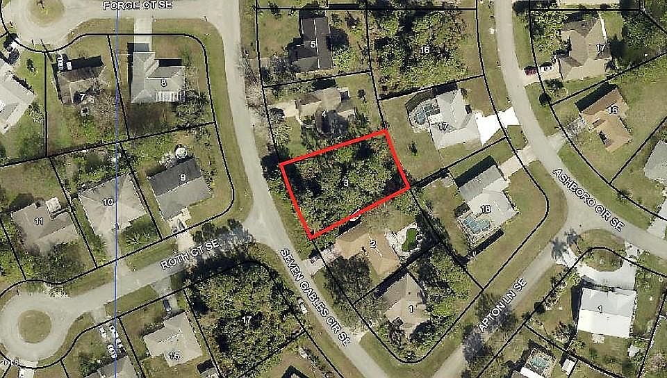 1st image of 701 Seven Gables Cir SE