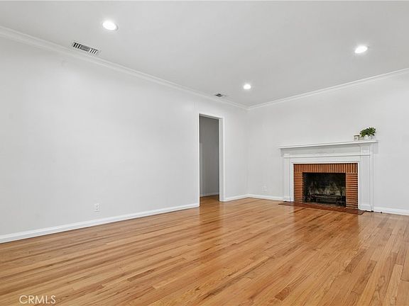 5th image of 15480 Friar St