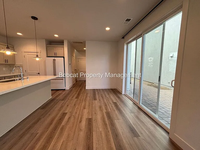 1287 Grove St — Photo 5