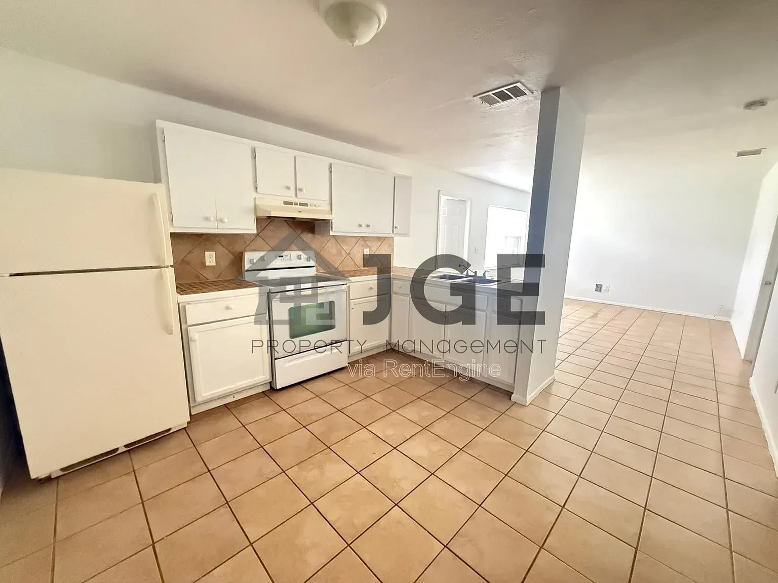 2 bed, 1.0 bath, $1,100 — Photo 3