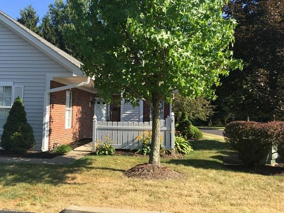 2nd image of 40 Newton Square Dr Unit 40-4