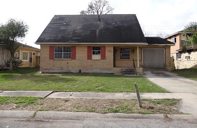 1st image of 4918 Toulon St
