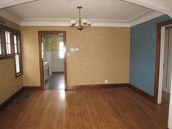 3rd image of 330 S Meridian Street