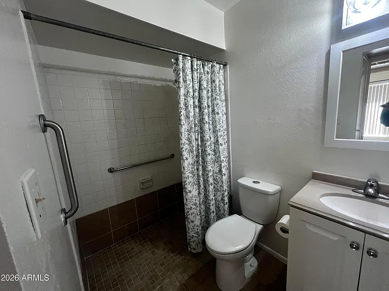 1550 W Knowles Ave — Photo 6