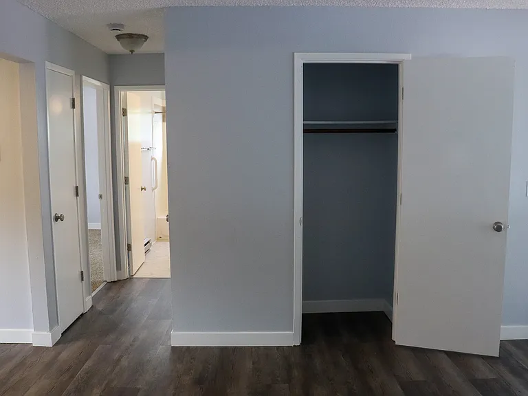 302 S McLoughlin Blvd #306 — Photo 9
