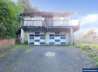 390 NE Rebel Rd, Waldport, OR 97394