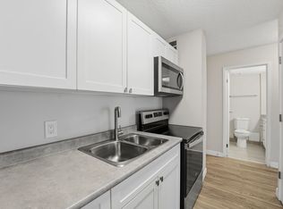 Birkenshaw, Calgary, AB T2R 0K6