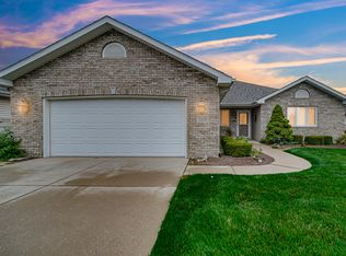 1168 Village Ct, Crown Pt, IN 46307