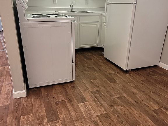 2nd image of 306 Larson Ct #7