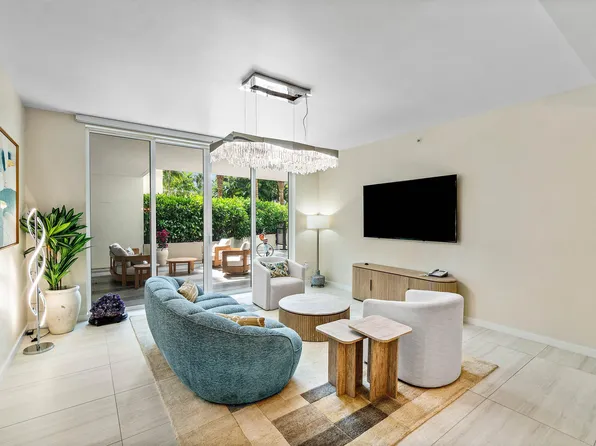 200 SE Mizner Boulevard #209, Boca Raton, FL 33432