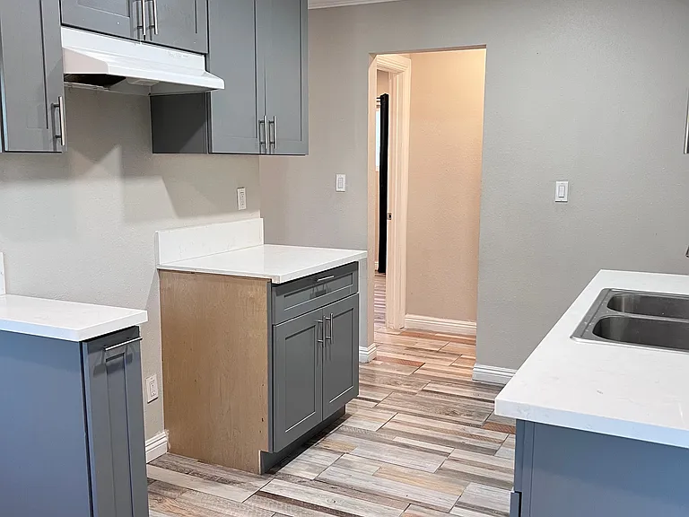 408 Devener St #A — Photo 2
