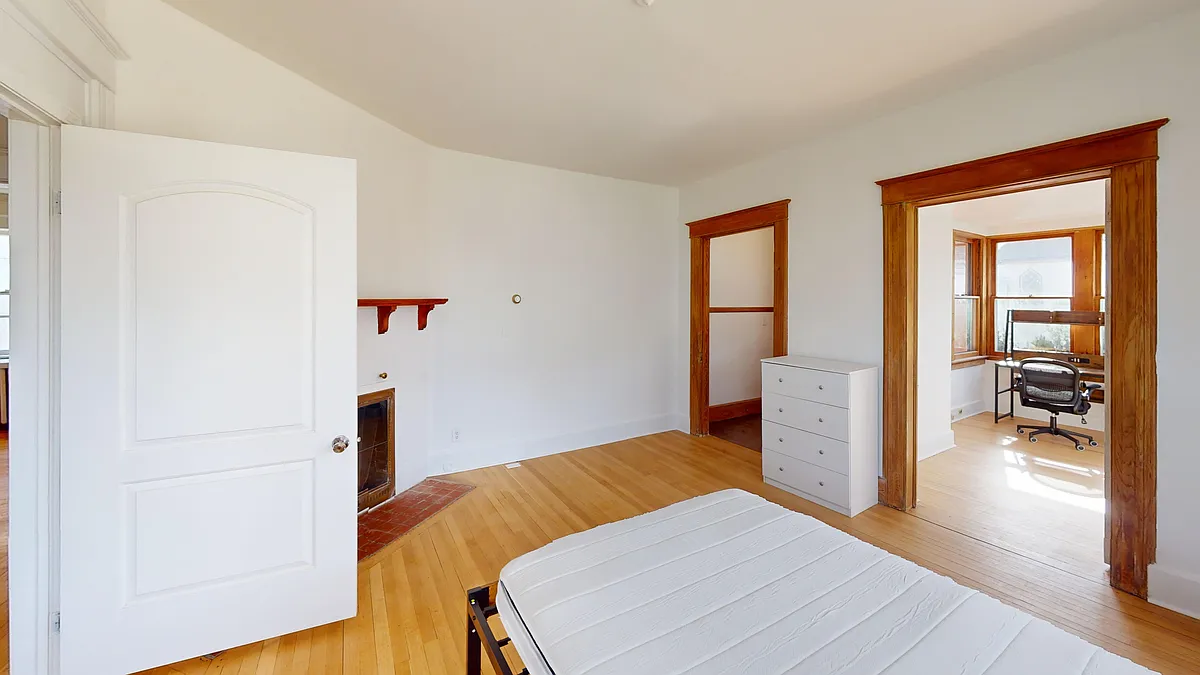 Building Photo - 13 Mozart St #1