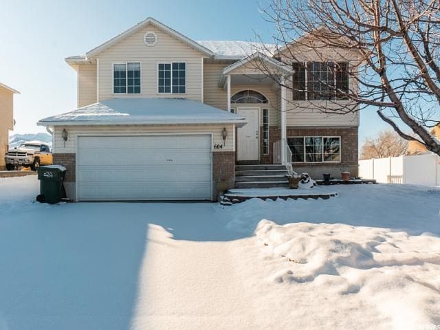 1st image of 604 E Walden Dr