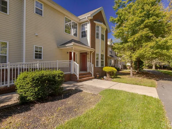 26 Forest Dr, Piscataway, NJ 08854