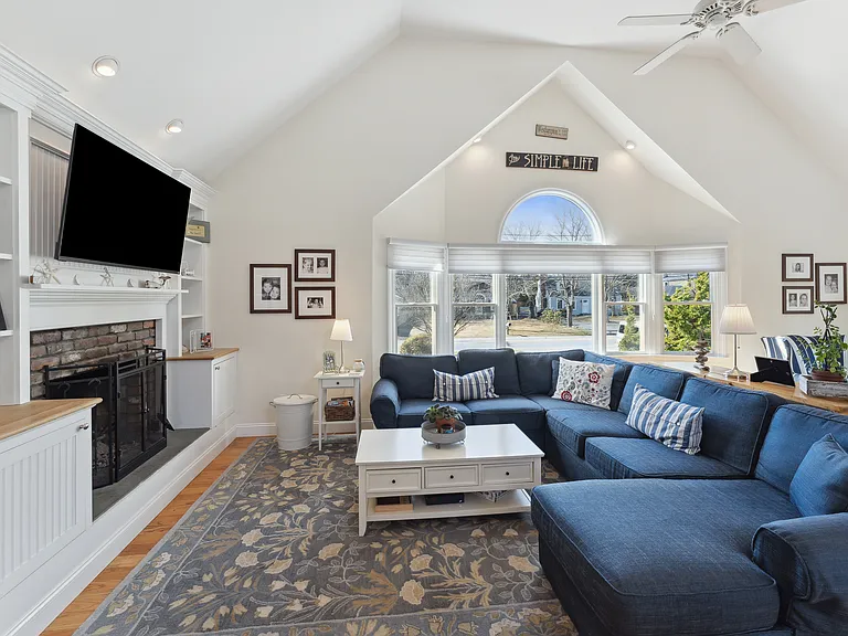 64 Tanners Neck Ln — Photo 2