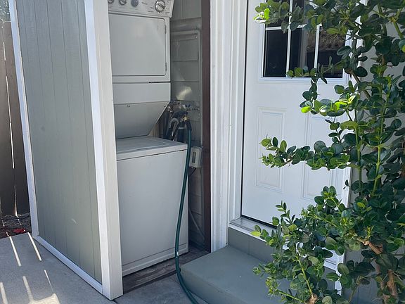 5th image of 4212 1/2 Cherokee Ave