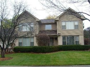 220 Thompson Blvd, Buffalo Grove, IL