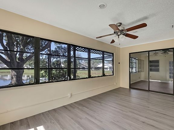 4th image of 54 Dogwood Dr