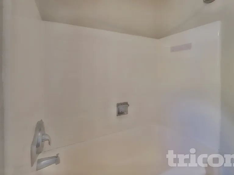 463 Park Ave — Photo 13