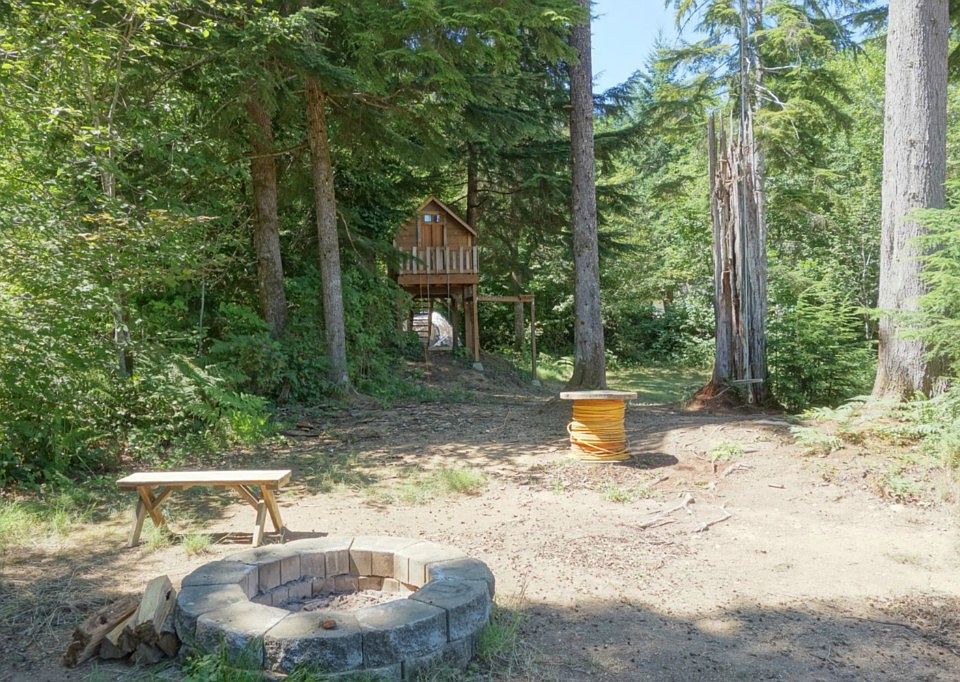 2nd image of 41 N Suncrest Dr
