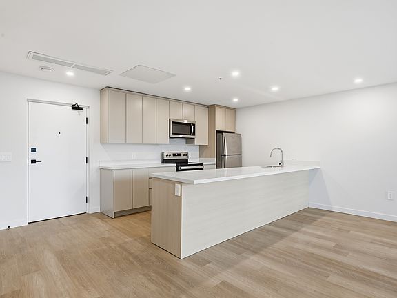 2nd image of 95 Caledonia Rd #508
