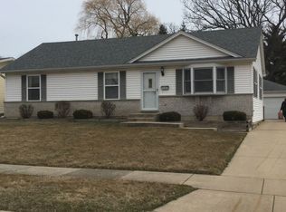2435 Roberts Ave, Waukegan, IL 60087