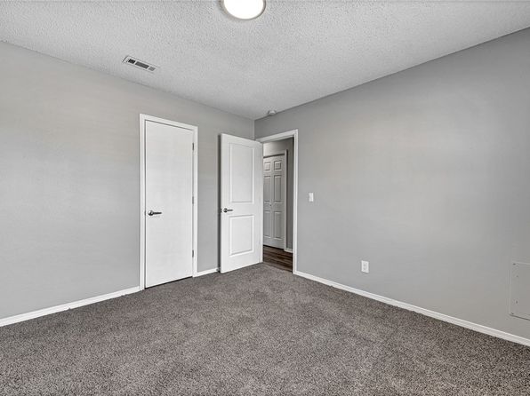 fayetteville-arkansas-448576526 picture