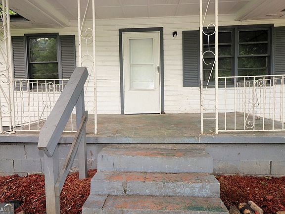 5th image of 152 Hennon Dr NW