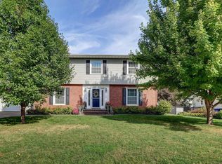 1622 Dubuque Ct, Clinton, IA 52732