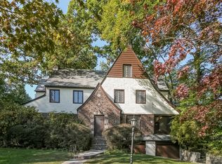 22 Beech Tree Ln, Pelham, NY 10803