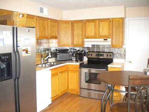 2nd image of 910 Court Ter