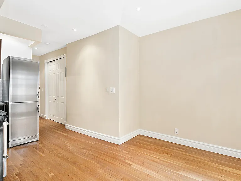 336 E 81st St #4B — Photo 3