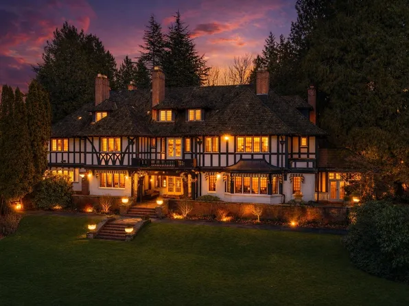 2206 SW Marine Dr, Vancouver, BC V6P 6C2