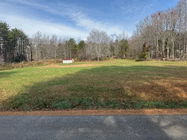 700 Briar Mountain Rd, Rocky Mount, VA 24151