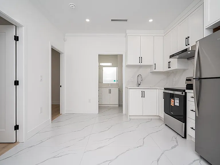 4 W 28th Ave — Photo 2
