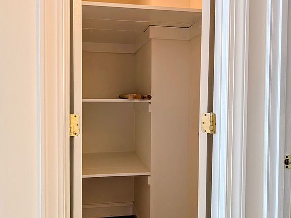 5th image of 163 W 73rd St APT 9W