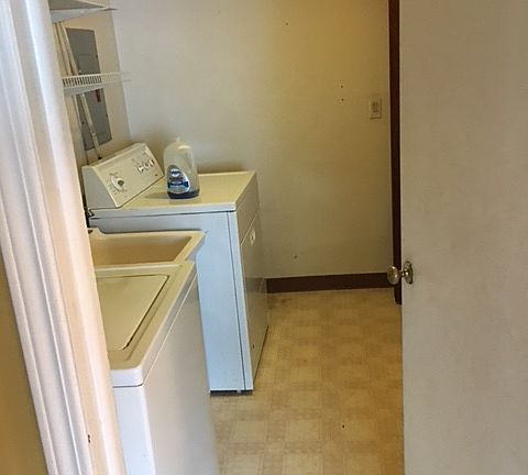 3rd image of 462 N Rocky River Dr