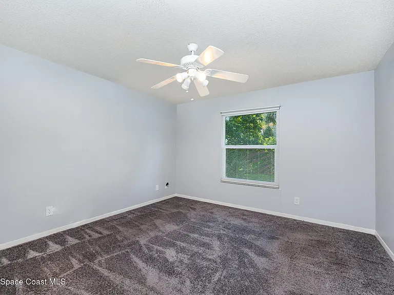 511 Biscayne Ln — Photo 9